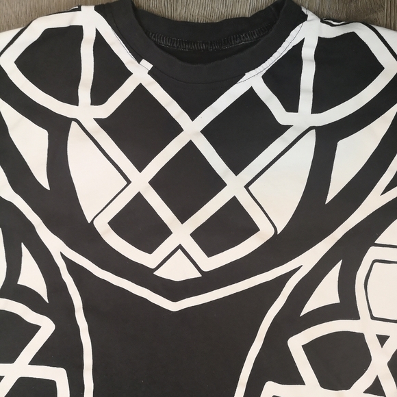 Y2k Vintage designer graphic washed black & white T-Shirt | TheStyleMinr.com - Picture 3 of 6